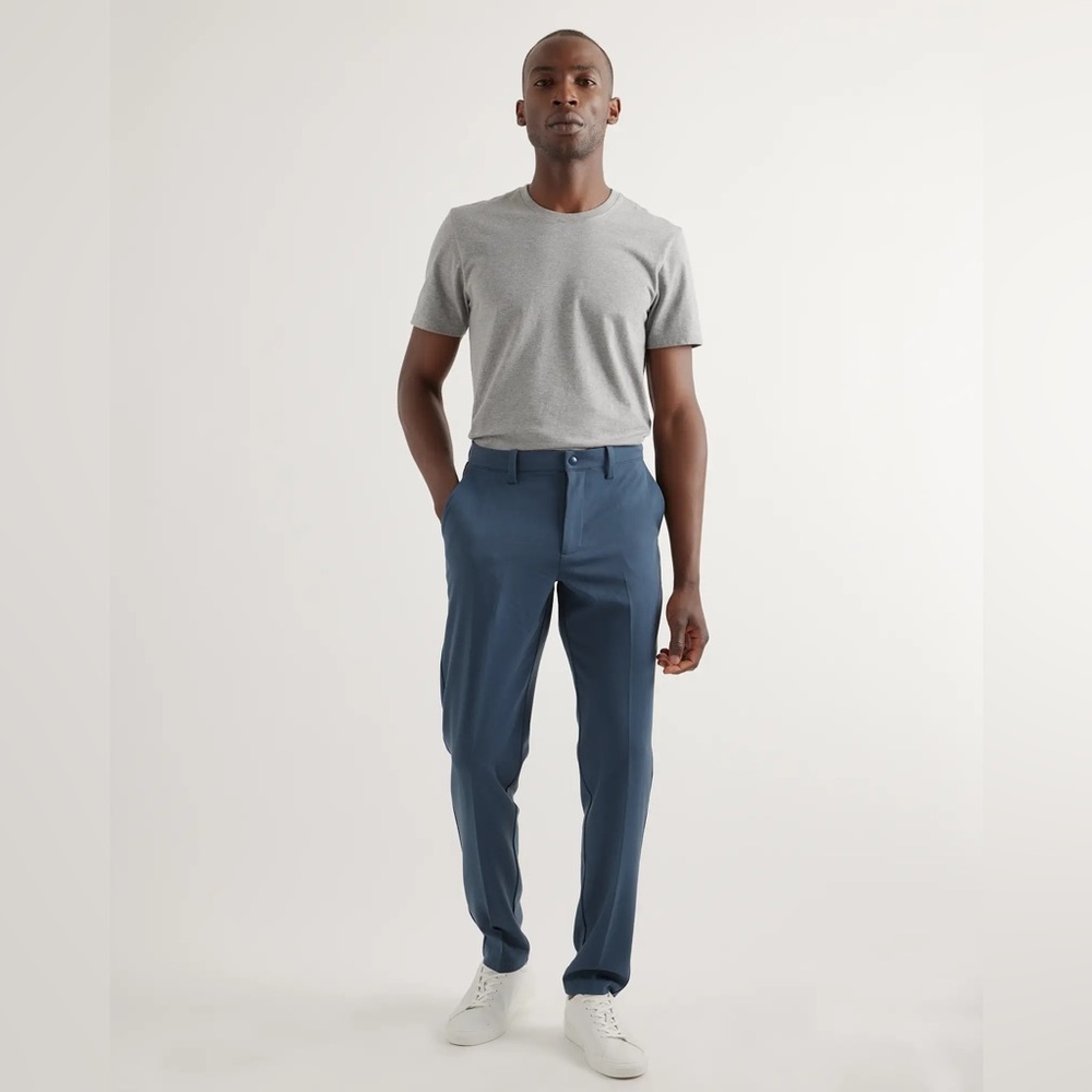 Quince Ultra-Stretch 24/7 Smart Chino Ocean Blue Pants, Size 32-24